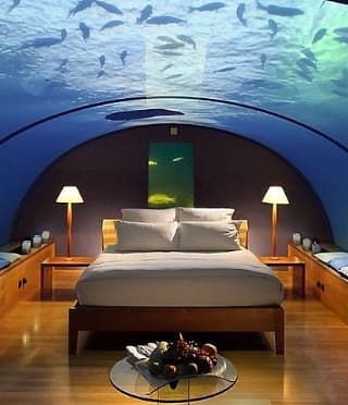 Отель в Думай под водой